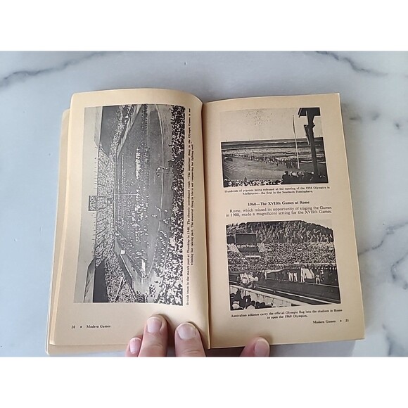 Guinness Book Of Olympic Records By Norris And Ross McWhirter Paperback - Picture 6 of 10